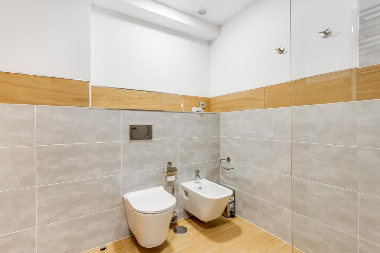 New 1 Bedroom On The Sea In Marbella. Apartamento Marbella